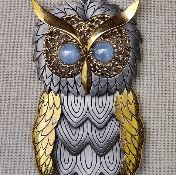 🦉 Vintage 1960s Articulated Owl Pendant Necklace With Blue Moonglow Eyes - Picture 4 of 12